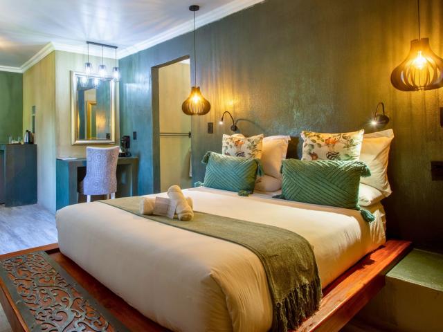 About Purple Gecko & Green Chameleon Guesthouses in Lydenburg