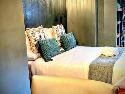 Green Chameleon 9 (Upstairs Room)